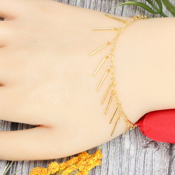 "Trendy Handmade Bracelet – A Stylish Gift for Women & Girls, MAR091389 - Picture 1 of 10